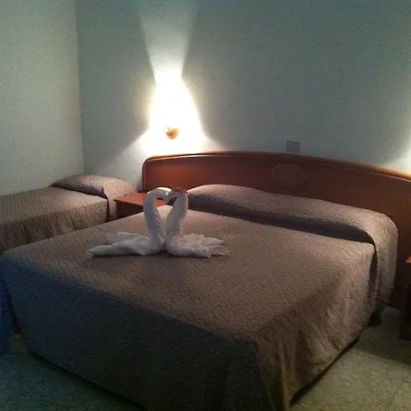 Eden Hotel 3*