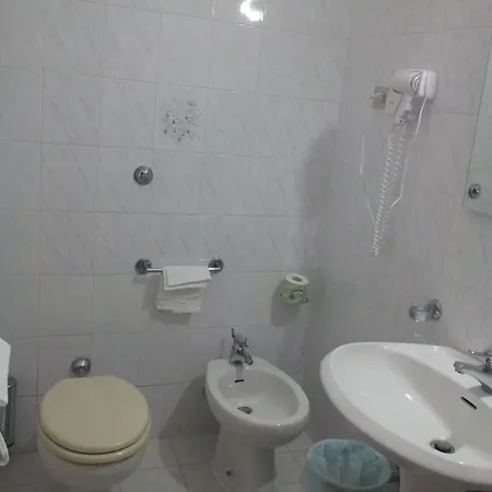 Eden Hotel 3*