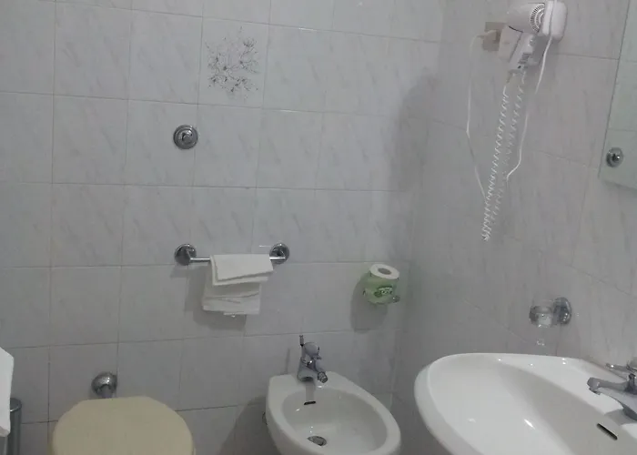 Eden Hotel 3*