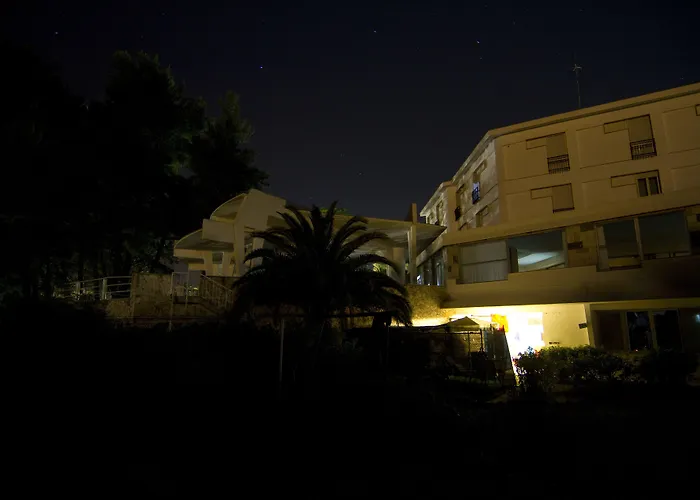 Eden Hotel 3*